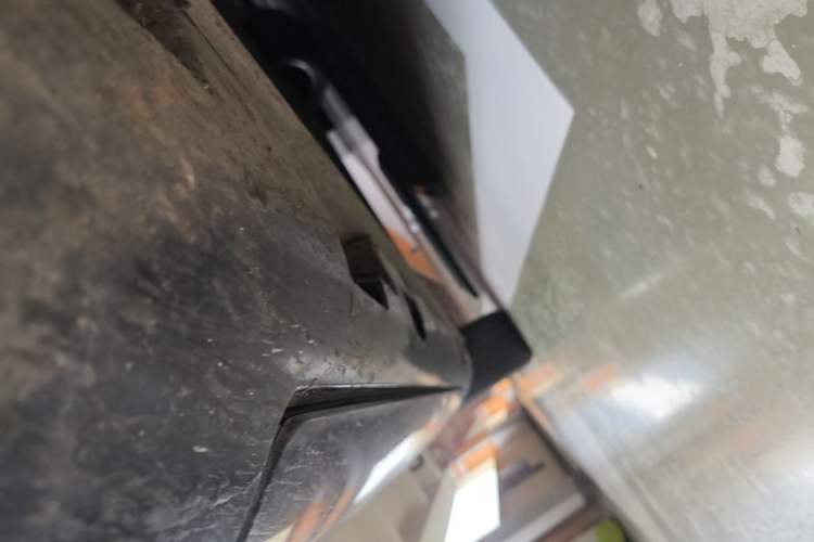 Used Rising R7 2024 Advanced Edition Right Side Sill
