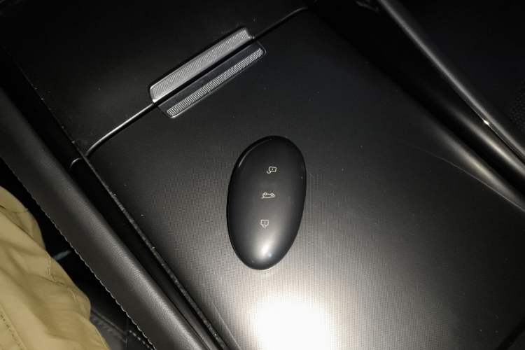 Used Rising R7 2024 Advanced Edition Interior 1