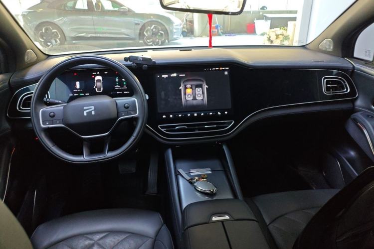 Used Rising R7 2024 Advanced Edition Interior 2