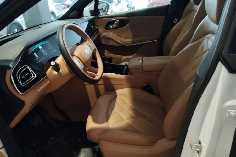 Used Rising R7 2024 Advanced Edition Interior 3