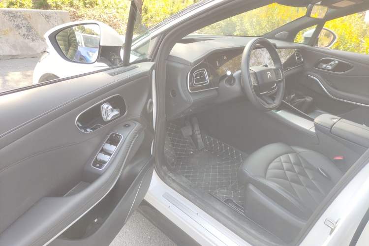 Used Rising R7 2024 Advanced Pro Edition Interior 3