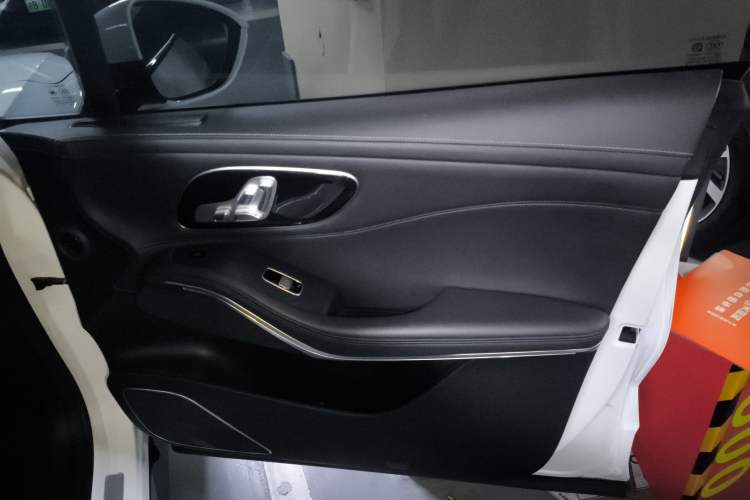 Used Rising R7 2024 Advanced Edition Interior 5