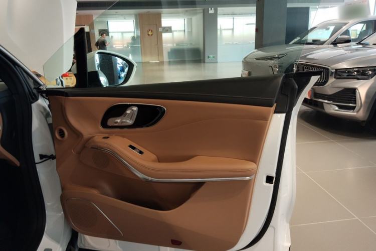 Used Rising R7 2024 Advanced Edition Interior 6