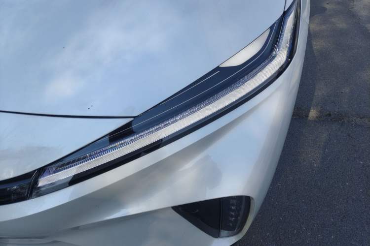 Used Rising R7 2024 Advanced Pro Edition Left Front Headlight