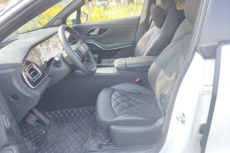 Used Rising R7 2024 Advanced Pro Edition Left Front Seat