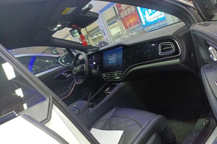 Used Rising R7 2024 Advanced Edition Right Front Seat