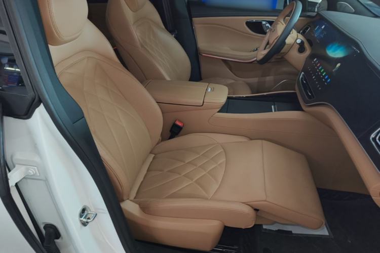 Used Rising R7 2024 Advanced Edition Right Front Seat