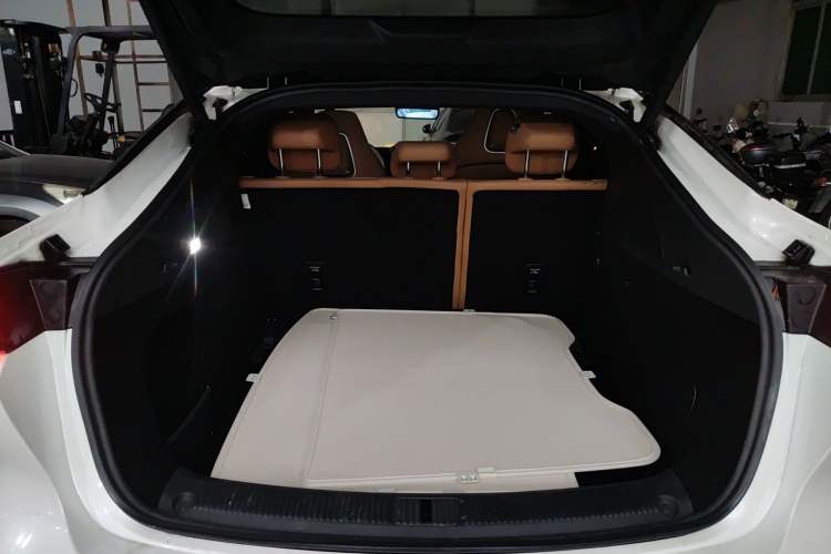 Used Rising R7 2024 Advanced Edition Trunk