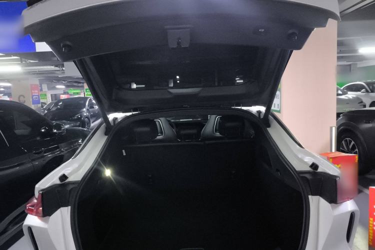 Used Rising R7 2024 Advanced Edition Trunk