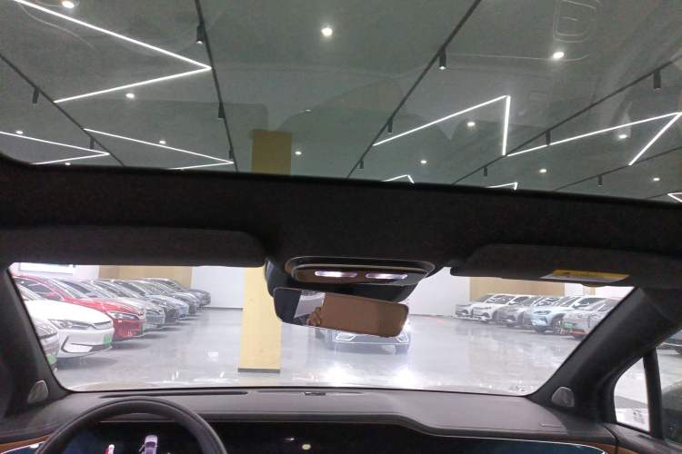 Used Rising R7 2025 Model Advanced Edition Headliner