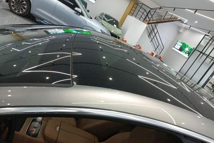 Used Rising R7 2025 Model Advanced Edition Roof