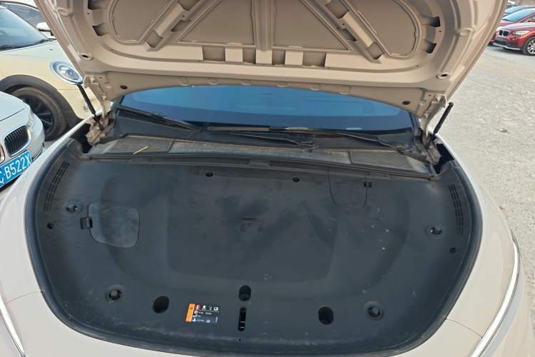 Used Rising R7 2025 Model Advanced Edition Engine Bay