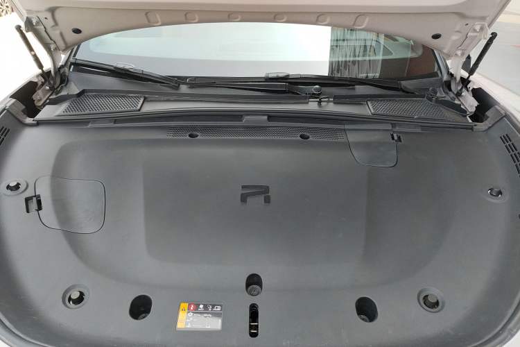 Used Rising R7 2025 Model Advanced Edition Engine Bay