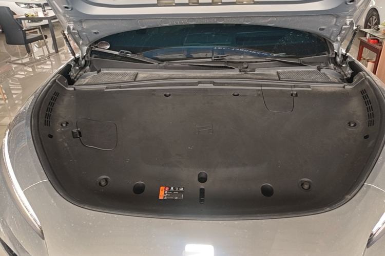 Used Rising R7 2025 Model Long-Range Edition Engine Bay