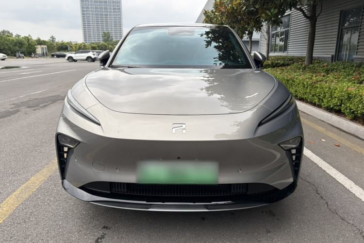 Used Rising R7 2025 Model Long-Range Edition Exterior 1