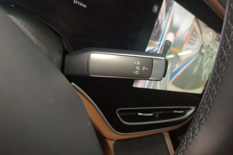 Used Rising R7 2025 Model Advanced Edition Gear Lever