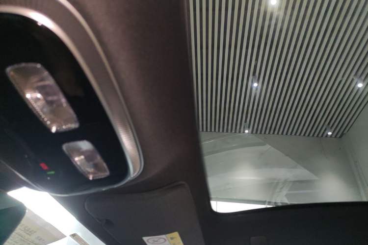Used Rising R7 2025 Model Urban Edition Headliner