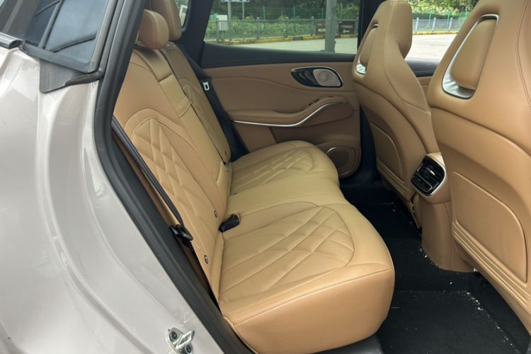 Used Rising R7 2025 Model Advanced Edition Interior 1
