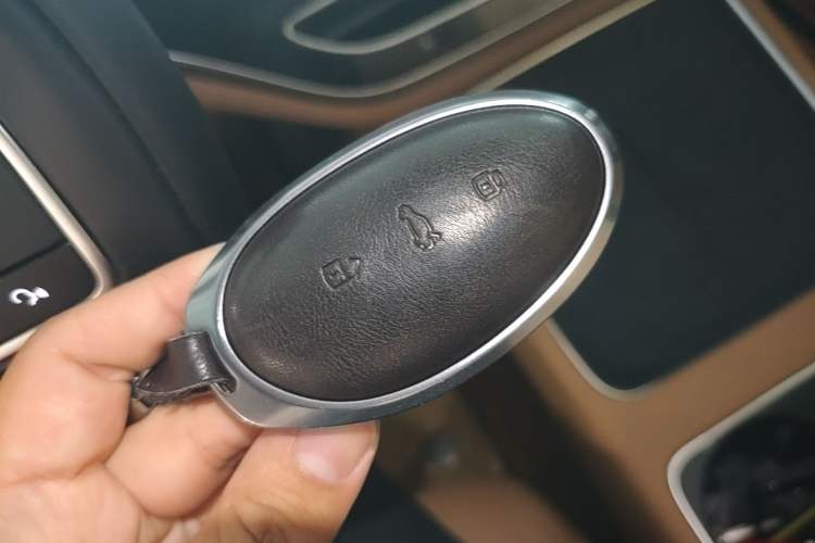 Used Rising R7 2025 Model Long-Range Edition Interior 1