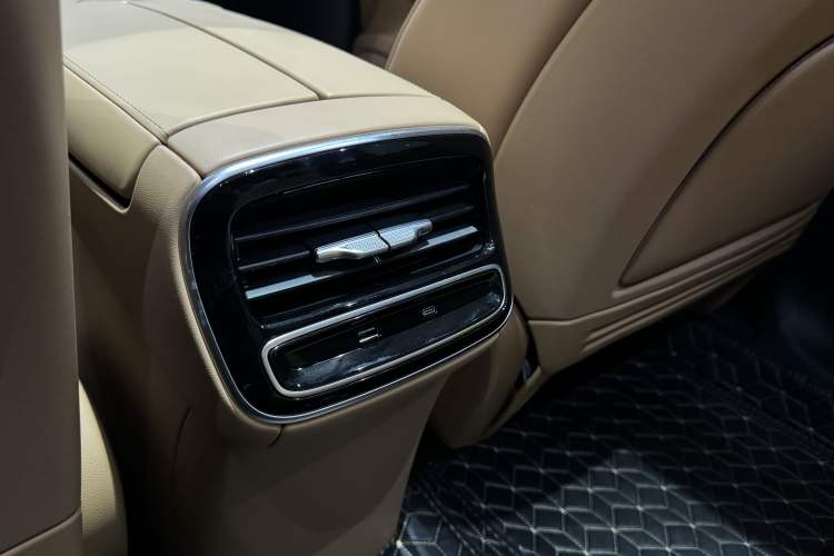 Used Rising R7 2025 Model Urban Edition Interior 11