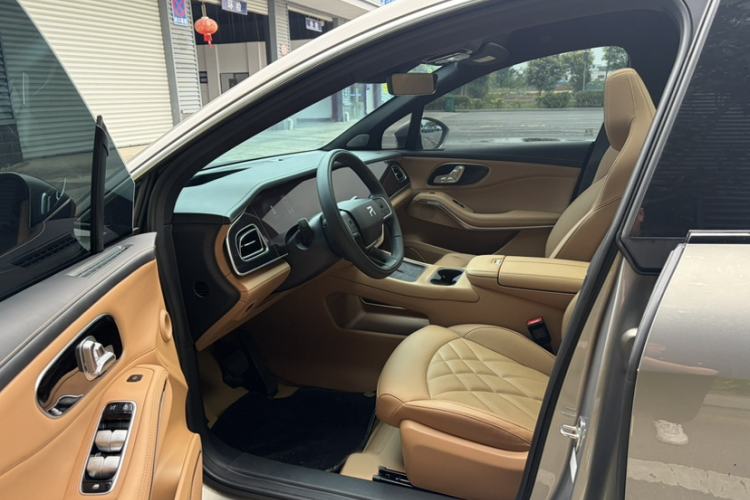 Used Rising R7 2025 Model Long-Range Edition Interior 2