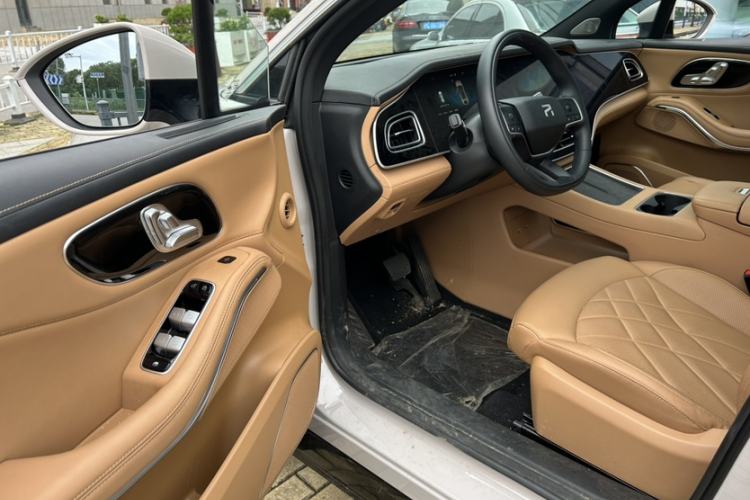 Used Rising R7 2025 Model Advanced Edition Interior 4