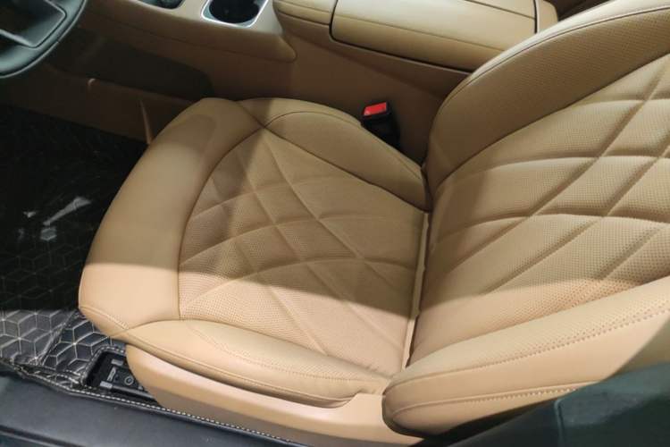 Used Rising R7 2025 Model Urban Edition Left Front Seat