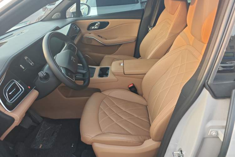 Used Rising R7 2025 Model Advanced Edition Left Front Seat
