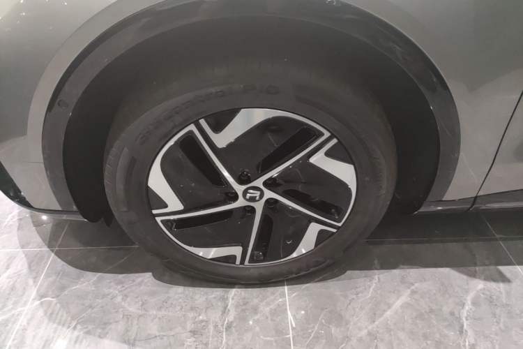 Used Rising R7 2025 Model Urban Edition Left Front Wheel Hub
