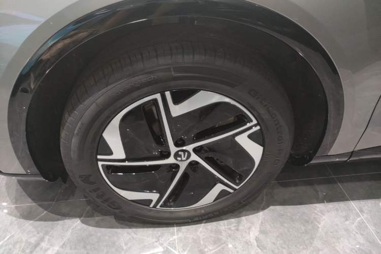 Used Rising R7 2025 Model Urban Edition Left Front Wheel Hub