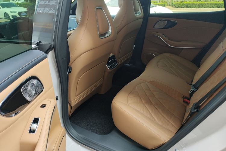 Used Rising R7 2025 Model Advanced Edition Left Rear Seat