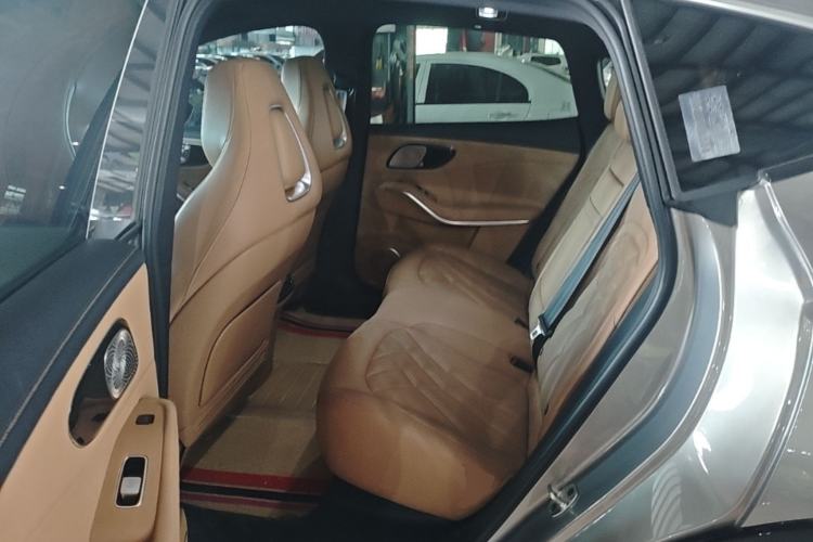 Used Rising R7 2025 Model Long-Range Edition Left Rear Seat