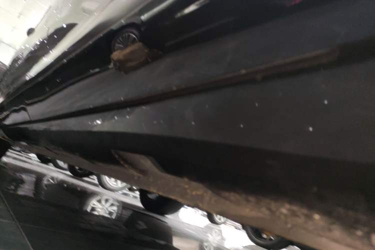 Used Rising R7 2025 Model Urban Edition Left Side Sill