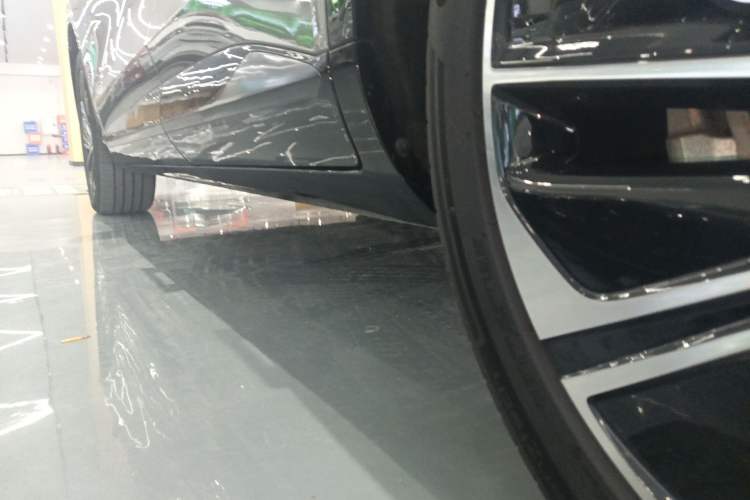 Used Rising R7 2025 Model Advanced Edition Left Side Sill