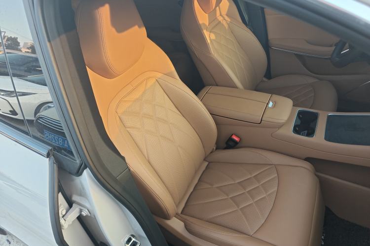 Used Rising R7 2025 Model Advanced Edition Right Front Seat