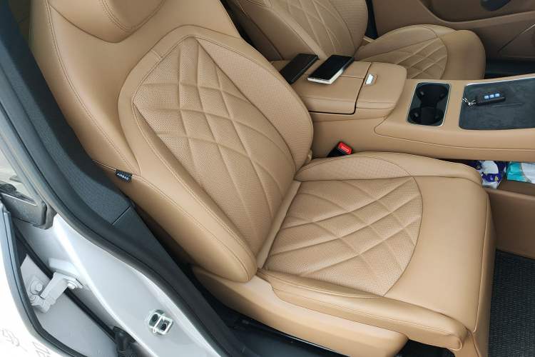 Used Rising R7 2025 Model Advanced Edition Right Front Seat