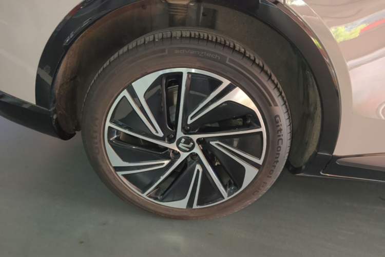 Used Rising R7 2025 Model Advanced Edition Right Rear Wheel Hub