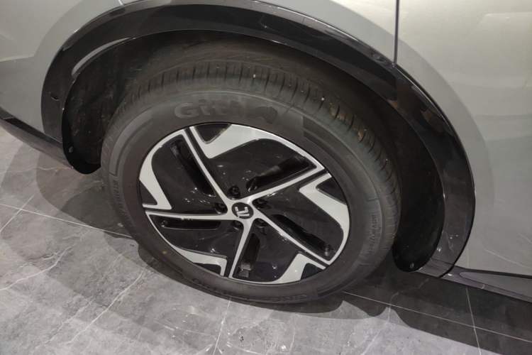 Used Rising R7 2025 Model Urban Edition Right Rear Wheel Hub