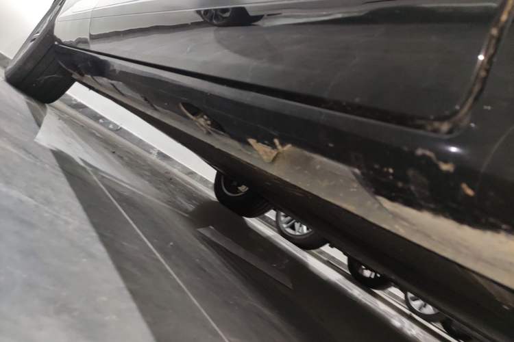 Used Rising R7 2025 Model Urban Edition Right Side Sill