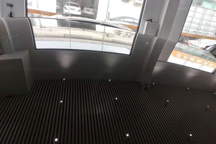 Used Rising R7 2025 Model Urban Edition Roof