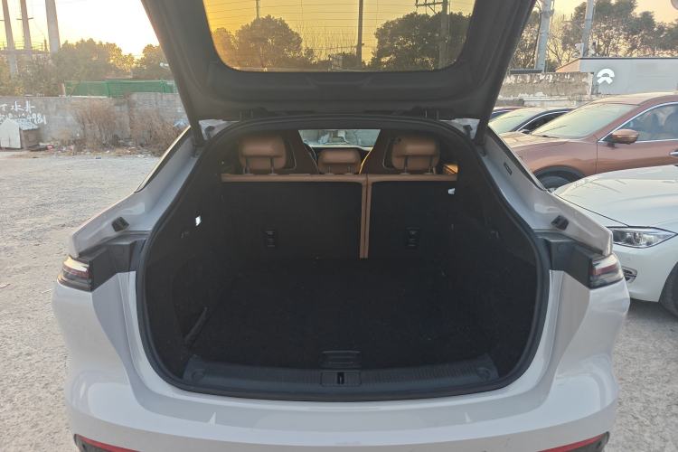 Used Rising R7 2025 Model Advanced Edition Trunk