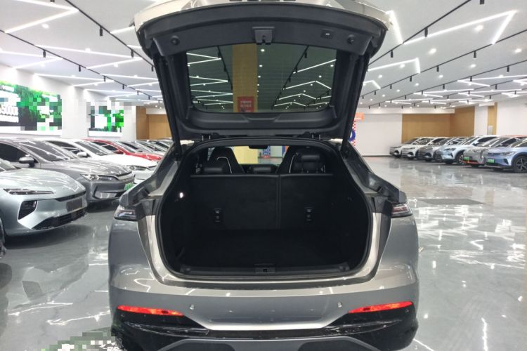 Used Rising R7 2025 Model Advanced Edition Trunk