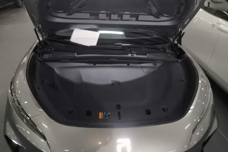 Used Rising R7 2025 Model Long-Range Edition Engine Bay