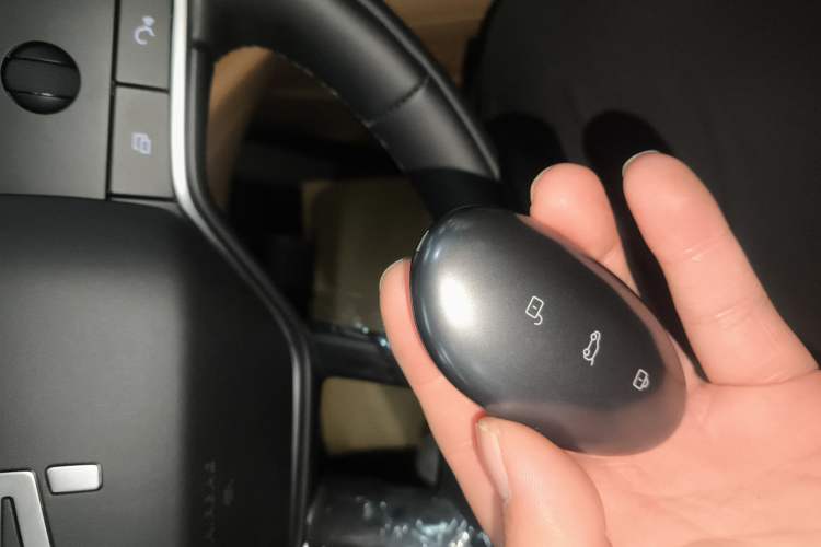 Used Rising R7 2025 Model Long-Range Edition Interior 1