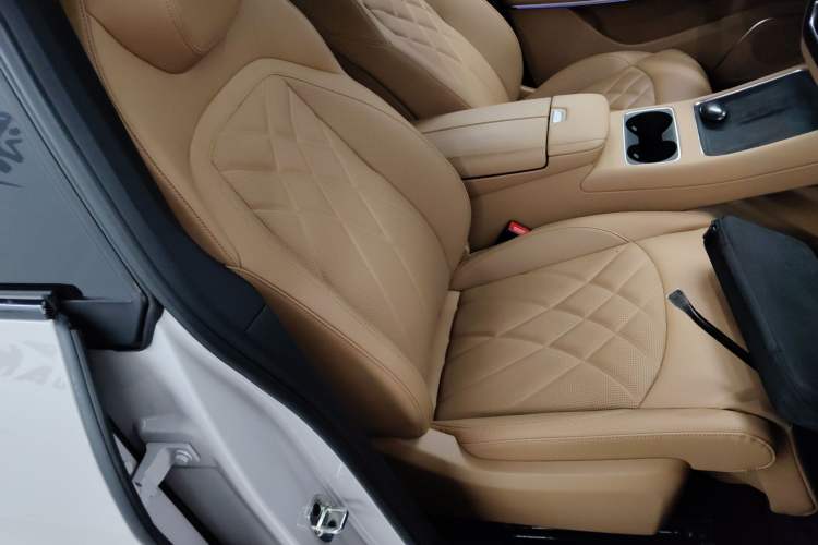 Used Rising R7 2025 Model Advanced Edition Right Front Seat