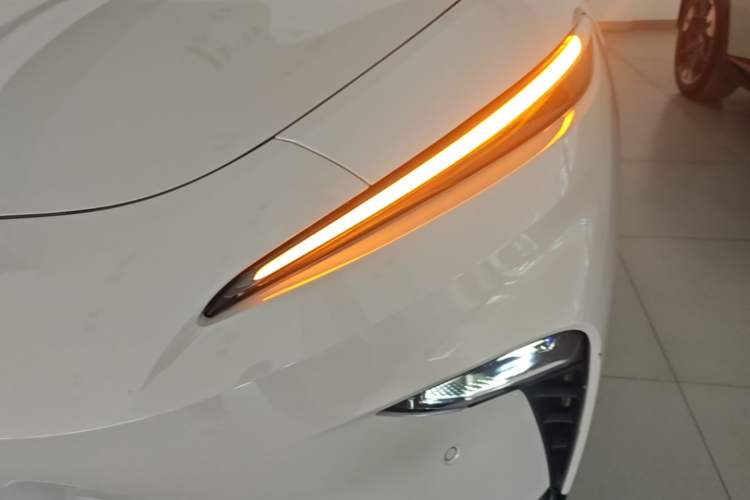 Used Rising R7 2025 Model Advanced Edition Left Front Headlight