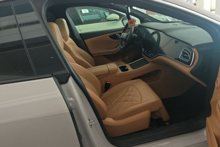 Used Rising R7 2025 Model Advanced Edition Right Front Seat