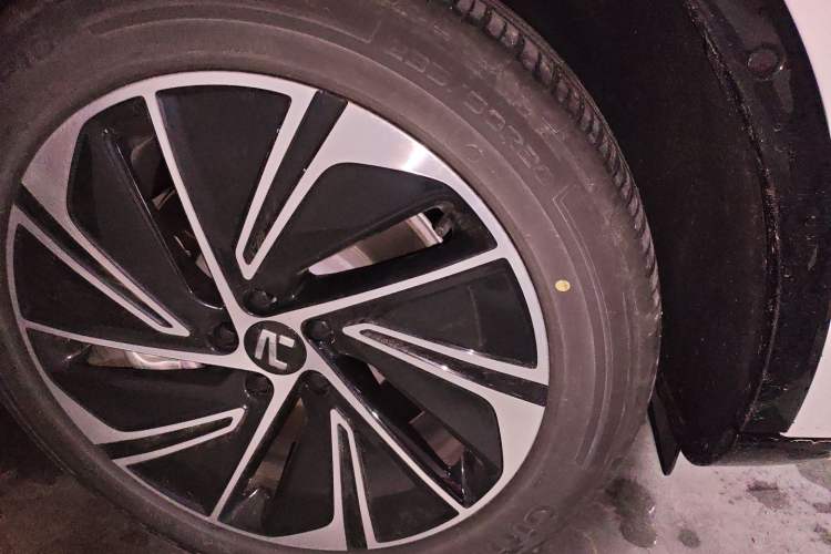 Used Rising R7 2025 Model Advanced Edition Right Front Wheel Hub