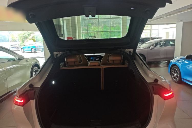 Used Rising R7 2025 Model Advanced Edition Trunk