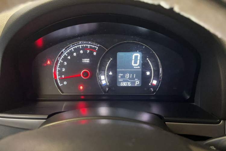 Used Roewe 350 2015 1.5L Automatic Luxury Sunroof Edition Odometer Close Up